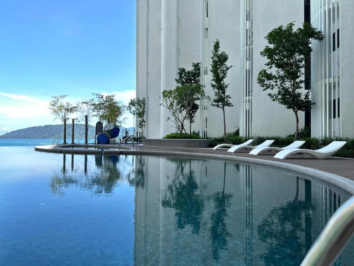 The Shore Kota Kinabalu By Ariana Luaran gambar