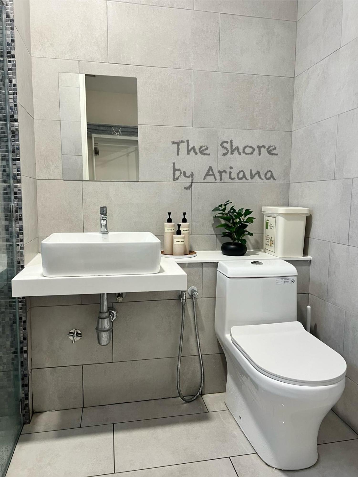 The Shore Kota Kinabalu By Ariana Luaran gambar